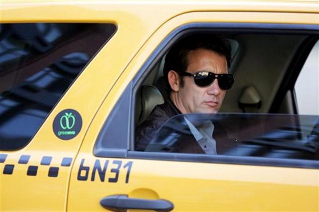 New York, Tuesday September 21 2010

Clive Owen in a "Green" yellow cab, Soho.

( 3 photos )

Exclusive

No Credit